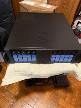D-380hn Istarusa 3u Compact 10x 3.5 Inch Bay Trayless Hotswap Atx Chassis